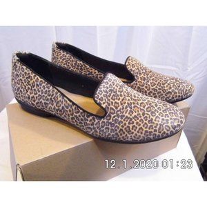 clarks sara poppy slip on loafer